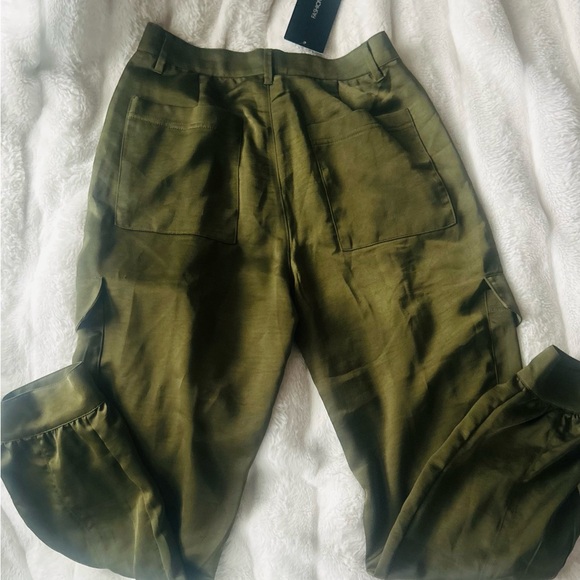 NWT✨ Satin High Rise Joggers - Picture 7 of 10